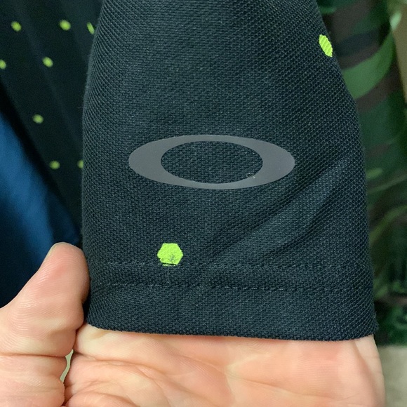 Oakley Polo Golf shirt - Picture 3 of 4